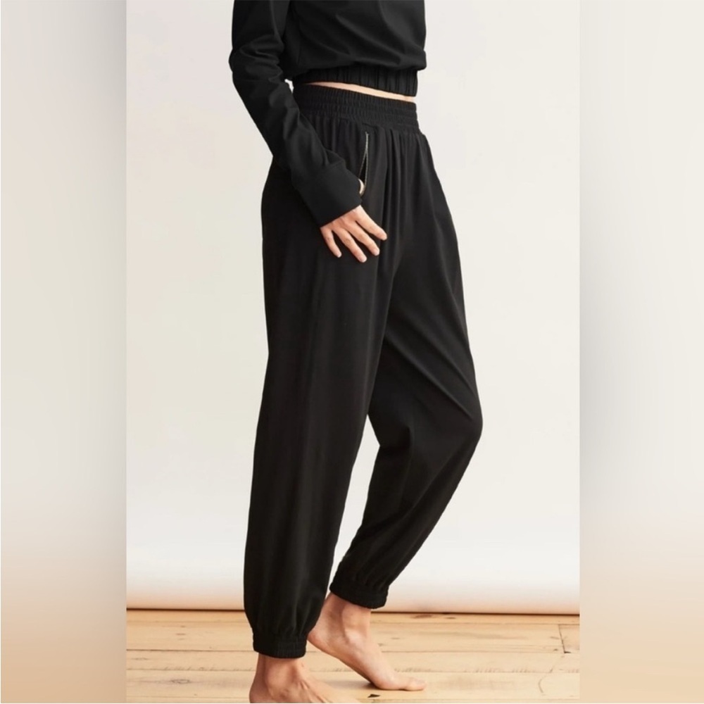 ADAY HAIL YES BLACK JOGGERS WOMENS MEDIUM